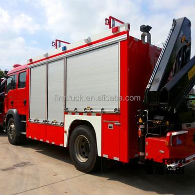 China China Rescue Fire Fighting Trucks Hot Selling Rear Folding Crane 8656x2500x3500mm for sale