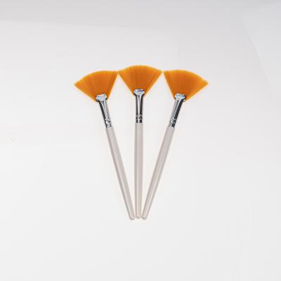 China Wholesale Fan Brush Plastic Hand Fan Facial Sweep Simple Makeup Tools Fan Brush for sale