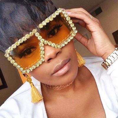 China 2022New Luxury Oversized Glass Square Rhinestone Diamond Sunglasses Fashion Sun Glasses Z025 for sale