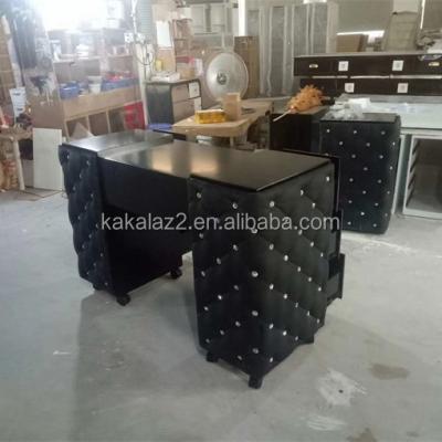 China Modern Hot Modern Salon Nail Manicure Table Nail Salon Table Equipment for sale