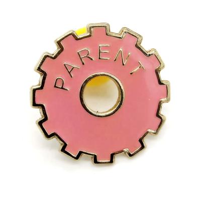 China USA Wholesale Cheap Soft Base Metal Enamel With Gear Wheel Souvenir Metal Epoxy Pink Badge for sale