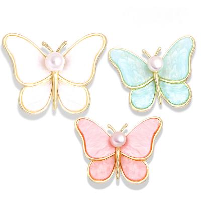 China Natural Shell Delicate Fashion Elegant Butterfly Korean Luxury Gold ALLOY Brooch For Girls for sale