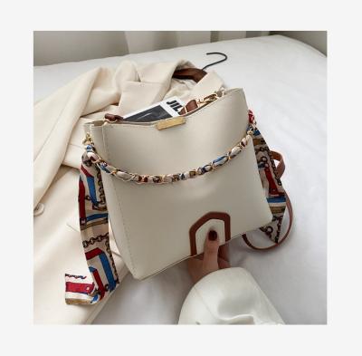 China Fashion Shangxin early spring 2022 new simple western style ladies shoulder bag Korean version chain casual bucket bag for sale