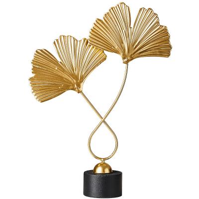 China Europe Hot Sale Gold Ginkgo Leaf Model Home Office Decor Accessories Gifts Resin Ginkgo Biloba Ornament for sale