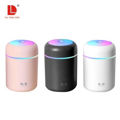 China Latest Products 2022 Car LED Light USB Mini H2o Jet Aroma Diffuser Ultrasonic Car Air Humidifier for sale