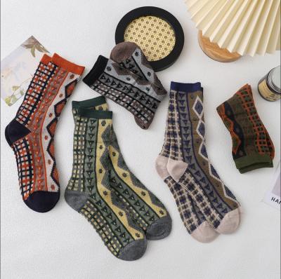 China QUICK DRY Colorful Print Fashion Breathable Tube Socks Women Socks Cute Comfortable Women Ankle Socks for sale