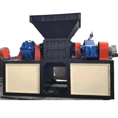 China Hotels Large Capacity Waste Tire Recycling Shredder Machine For Sale for sale