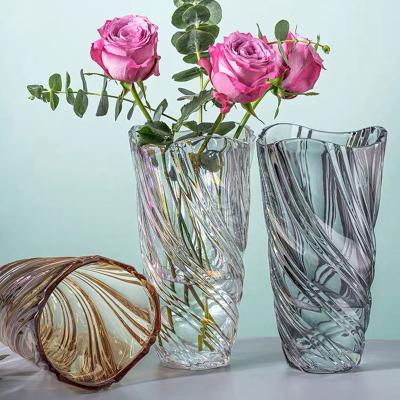 China Modern Wedding Centerpiece 2 Size Flower Vase Decorative Elegant Acrylic Clear Spiral Glass Vase for sale