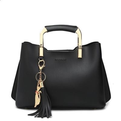 China PU Leather Handbags Fashion Tassel Bags for Lady Simple High Quality Tote Bag for sale