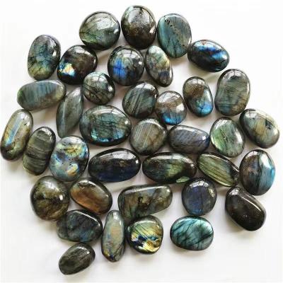 China Europe New Arrived Gemstones Quartz Palm Natural Healing Stone Stone For Home Decoration for sale