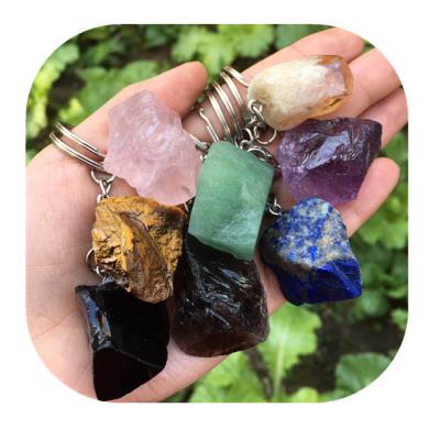 China Wholesale Quartz Folk Natural Mixed Rough Raw Stone Gemstone Europe Crafts Crystal Key Chain For Gift for sale