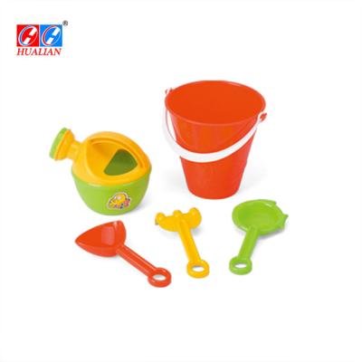 China Set of Plastic Summer Beach Toys and Toy Beach Bucket Play Set and Shovel and Shovel Sprinkler for sale