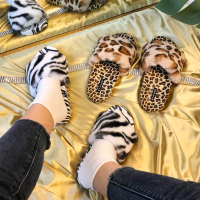 China CUSHIONING CUSHIONING black and white sandals and slippers new style with flat fur and leopard print sandal woman summer sandal for sale