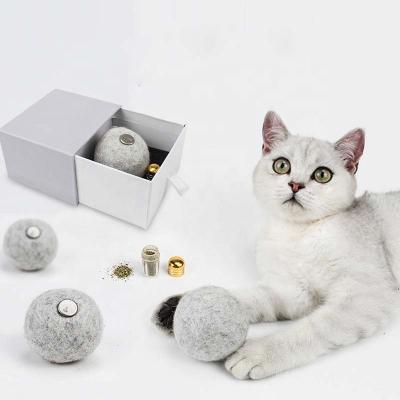 China New Sustainable Eco-Friendly Natural Wool Felt Cat Kitty Toys Pet Accessories Interactive Catnip Cattoy Ball for sale