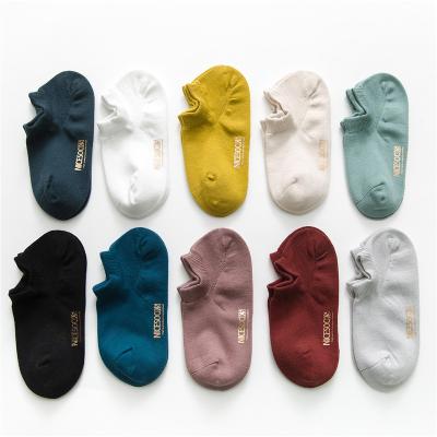 China 2020 Cute New Spring Crew Cotton Sports Socks Custom Sweat-absorbent Socks For Women for sale