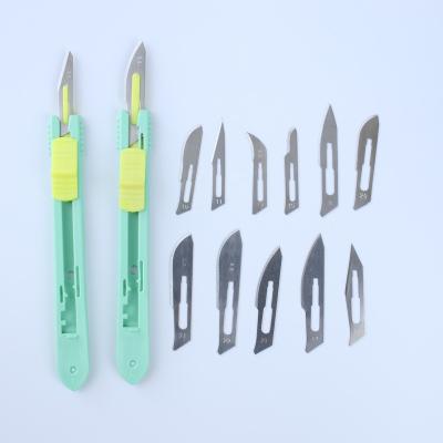 China Easy Carry Disposable Sterile Scalpel With Retractable Carbon Steel Blade for sale