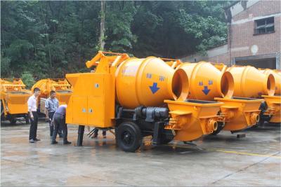 China Portable Mobile Concrete Mixer Machine With Pump for sale