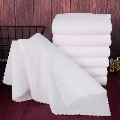 China 160gsm 70*30cm Disposable Bath Towel Professional Custom 100% Cotton Bath Towel For Hotel for sale