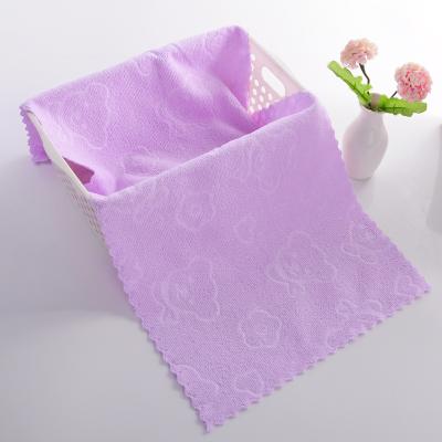 China Sustainable 240gsm 75*35cm Microfiber Small Square Small Embossing Hand Towels In Bale for sale