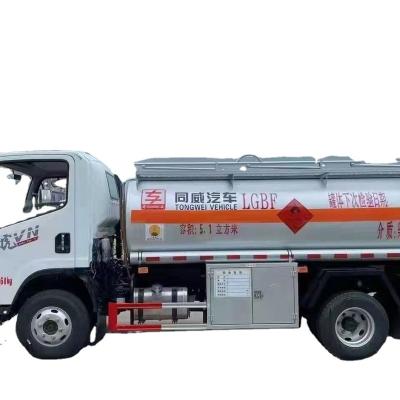 China The left rudder is an old, environment-friendly tank truck with good performance 11 - 20T for sale