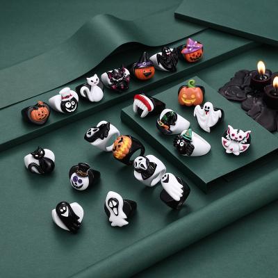 China Creative Neo-Gothic Cute Pumpkin Ghost Ring Halloween Cartoon Palm Cat Spider Resin Ring Female for sale