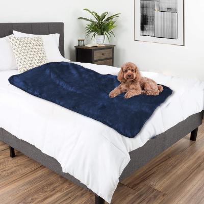 China Warm Dog Blanket 75*100cm Dog Bedspread Paw Print Waterproof Fleece Throw Blanket for sale