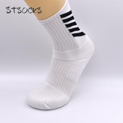 China Wholesale Custom High Quality Antibacterial Deodorant Functional Tube Mens Sports Crew Baseball Long Tube Socks for sale