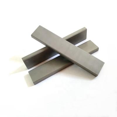 China Sand Making Machine American Style Tungsten Carbide Inclined Flat Strip For Sand Making Machine for sale