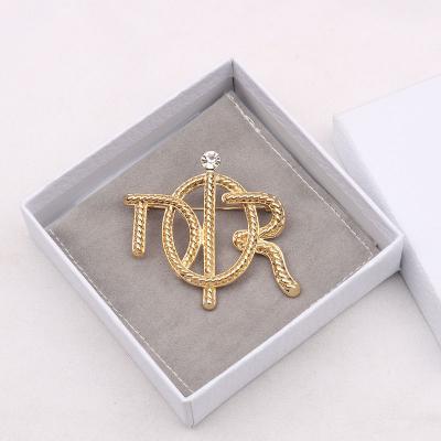 China Wholesale ALLOY Fashion Letter Brooch Luxury Women Coat Suit Dress Brooch for sale