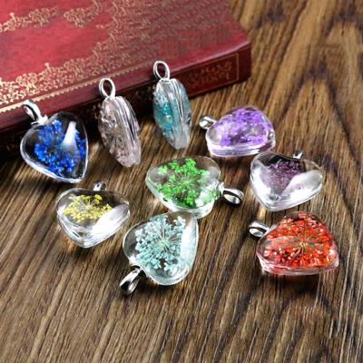 China DIY Necklace Bracelet Jewelry Making Pendants 5pcs/lot 27x20mm Crystal Dried Flower Heart Glass For Necklace DIY Jewelry Making Findings Charms for sale