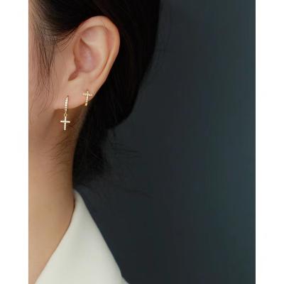 China FASHIONABLE Diamond Stud Earrings Light Luxury S925 Geometric Silver Cross Stud Earrings Stacked Earrings With Paved Zircon for sale