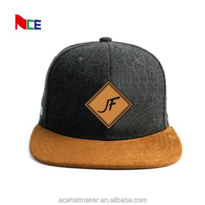 China COMMON custom brown leather patch snapback hat, 6 panel suede flat brim hat, gray canvas snapback hat for sale