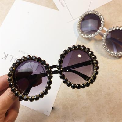 China Custom Fashion Sunglasses OEM In Stock 2019 Hot Sale Round For Women Diamond Faces Sunglasses Wholesale Sun Glasses for sale