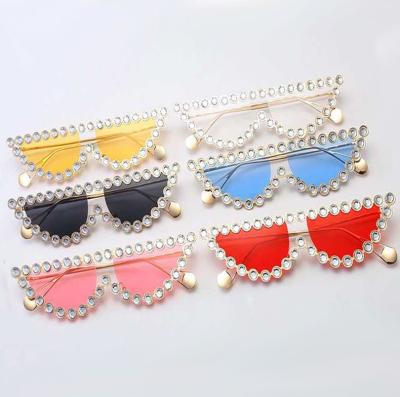 China 2019 Hot Selling Fashion Sun Glasses Cat-eye Brand Women Sun Shade Fashion Glasses Sunglasses Well in USA for sale