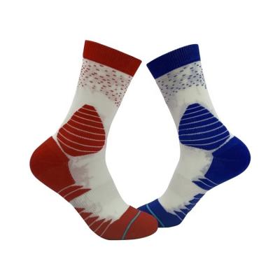 China Anti-slip Cool Sports Long Knitted Socks For Adult Sports Socks and 50000 Quantity for sale