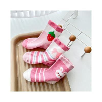 China Standard Thickness Soft Comfortable Cute Print Anti Slip Kids Basic Socks with Printing for sale