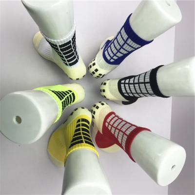 Chine Sports Colorés Non Anti-Slip Soccer Athlétique Homme Logo personnalisé Jeunesse Football Grip chaussettes à vendre