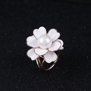 China High Quality Elegant Vintage White Flower Three Ring Scarf Clip Scarf Buckle for sale