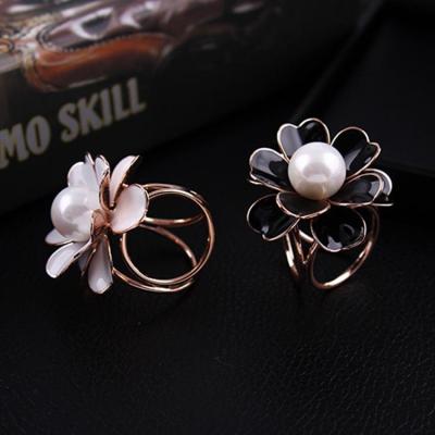 China 2020 New Vintage Design 18k Elegant Flower Three Circle Scarf Ring With Pearl for sale