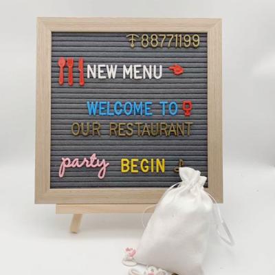 China Europe 10x10 inches wooden message felt letter board with wooden frame and 460 plastic letters and backing for home decor for sale