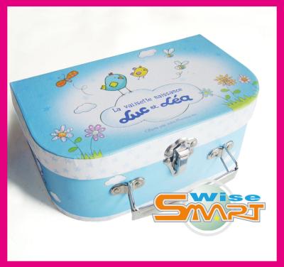 China Portable Custom Logo Printing Gift Packaging Paper Handle Box / Paper Suitcases for sale