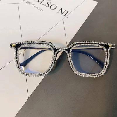 China Diamond Rhinestone Oversized Frame Women's Snap Shades Sunglasses Hot Sale Bling Luxury Square Fashion Sunglasses Party shade gafas de sol for sale