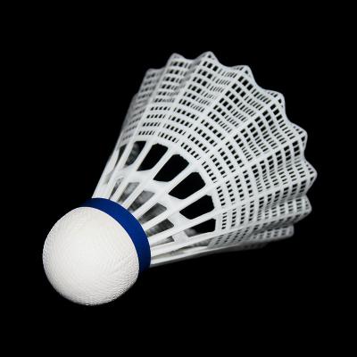 China Nylon shuttlecock badminton ball natural cork ball 6pcs nylon rooster high quality durable super nylon shuttle for sale