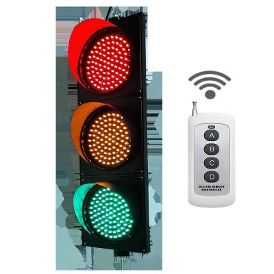 China wireless PC control EN12368 300mm LED traffic lights UV-stabilized light red green yellow waterproof IP65 electricity and solar powered optional for sale