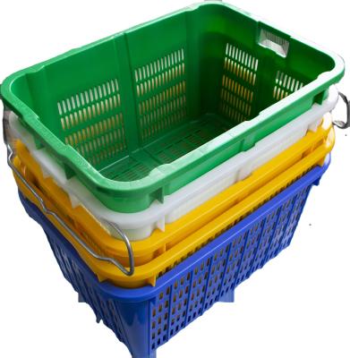 China Sustainable Agricultural Farm Use Plastic Baskets With Metal Handle Agricultural Basket For Fruit Vegetables for sale