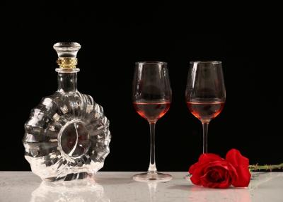 China Hot Selling Juice Liquor Wine Fruit Wine Whiskey Clear Vodka Glass Bottles for Alcoholic Beverages 700ml for sale