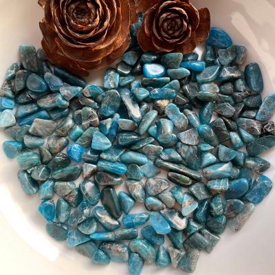 China China Wholesale Natural Tumble Stone Crystal Stone Polished Crystal Gravels Chips Blue Apatite Chips Small for Home Decoration for sale