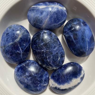 China Wholesale High Quality Polished Natural Healing Stone From China Reiki Crystal Sodalite Palm For Healing for sale