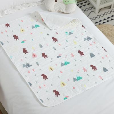 China Pure cotton/ventilation/No fluorescent agent moisture absorption and waterproof and washable cotton gauze bear cartoon 100x130cm baby diaper large size pad for sale