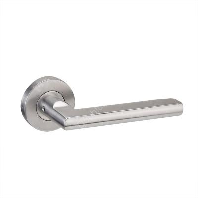 China Stainless Steel Precision Cast Iron Door Handle Modern Imitation Wooden Door Handle Factory Outlet for sale